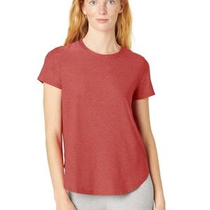 Beyond Yoga NWT Featherweight On The Low Down Tee Medium Berry Rose Heather